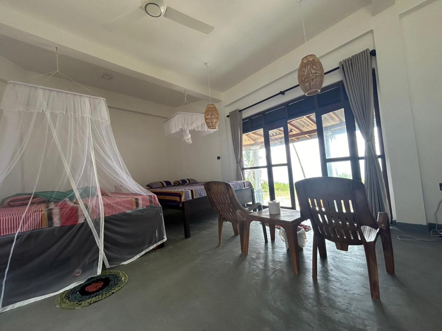 Pemuyan Mirissa70 Bed & Breakfast エクステリア 写真