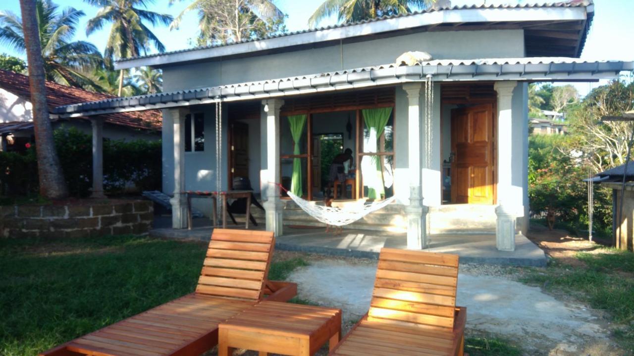 Pemuyan Mirissa70 Bed & Breakfast エクステリア 写真